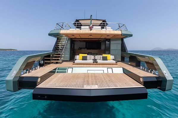 Wally 85' Rental in Miami thumbnail 5