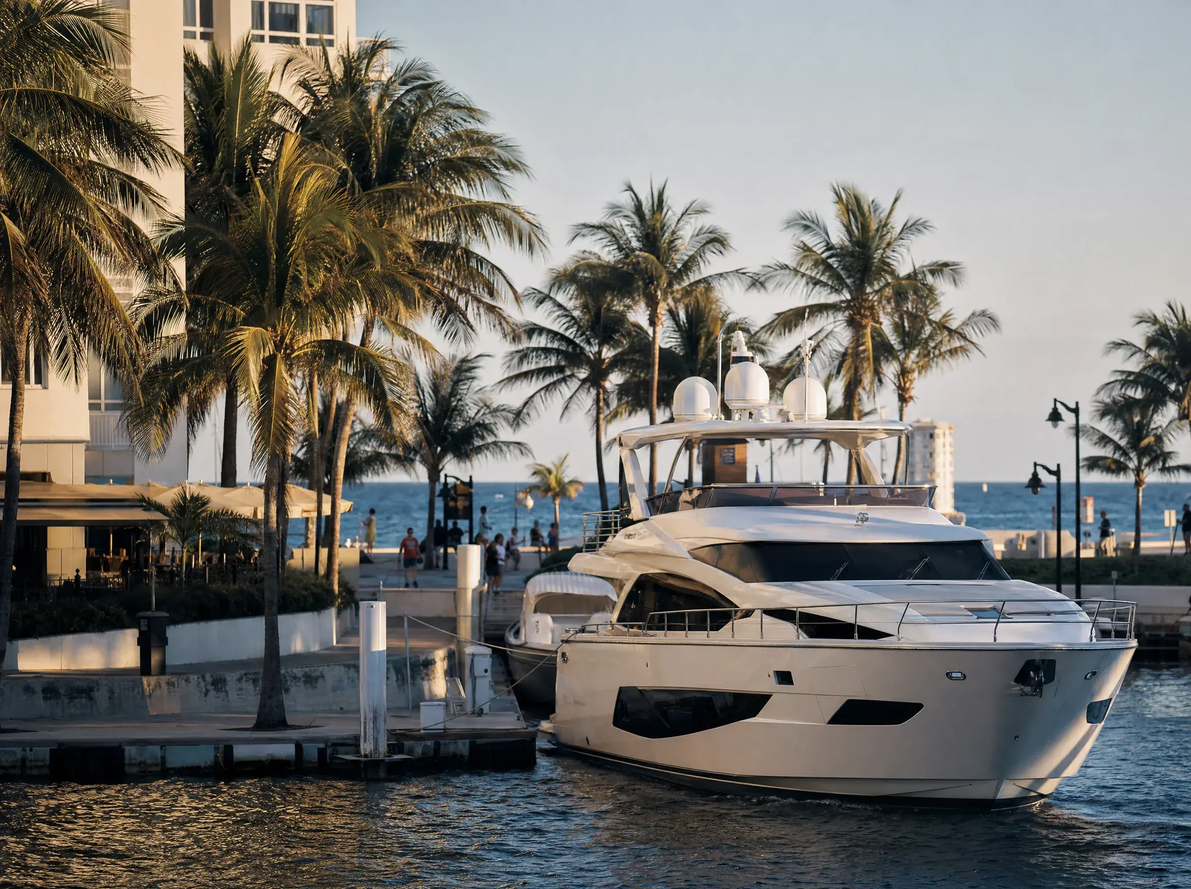 Yacht charter in Las Olas Marina, Fort Lauderdale. LIMITLESS YACHTS