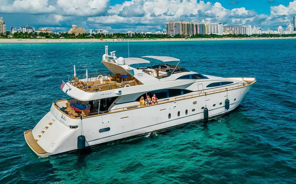 Azimut Daniella 100'