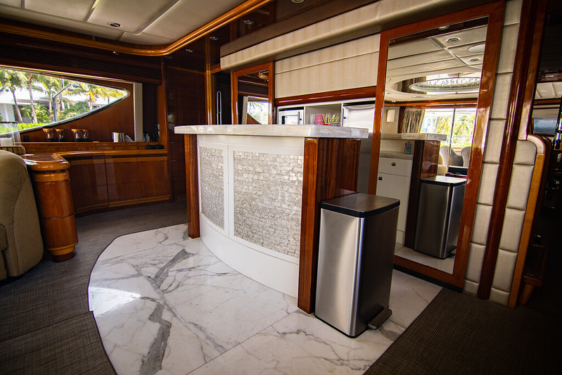 Paladin 100' Rental in Miami - Image 1
