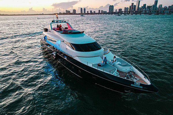 Rodman W/ Jacuzzi 110'